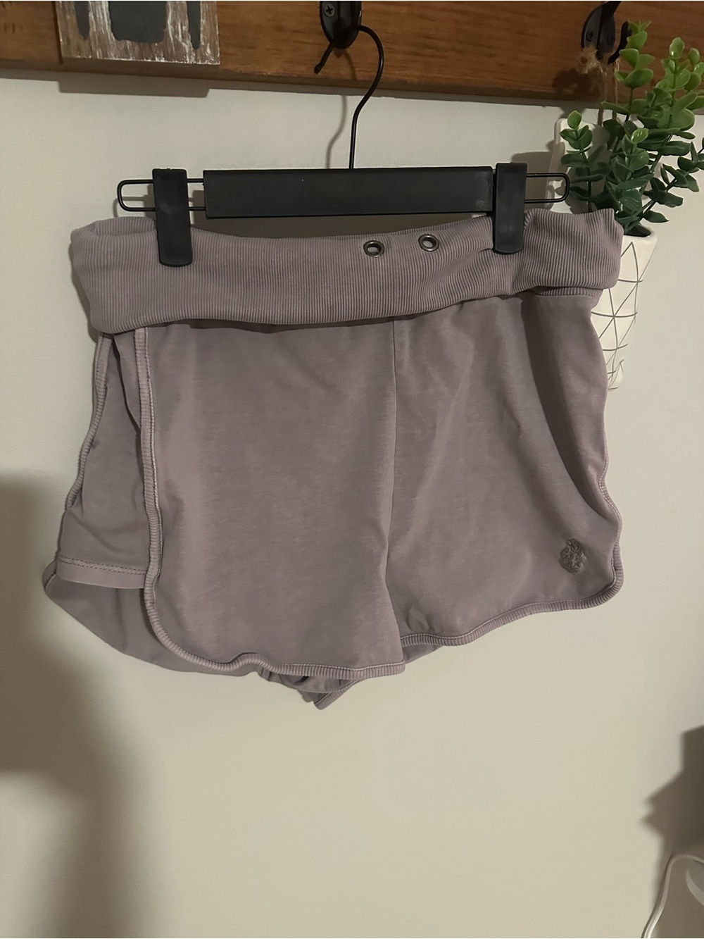 FREE PEOPLE MOVEMENT Gray/ Lavender Foldover Short - size Medium